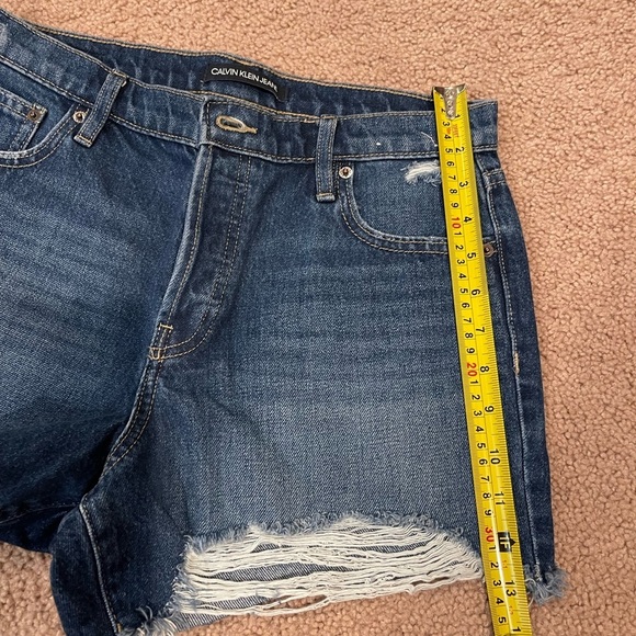 CALVIN KLEIN denim ripped short - Picture 9 of 10